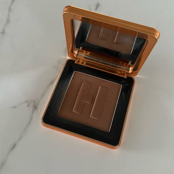 Haus Labs Power Sculpt Velvet Bronzer Medium Level 8 - Picture 1 of 3